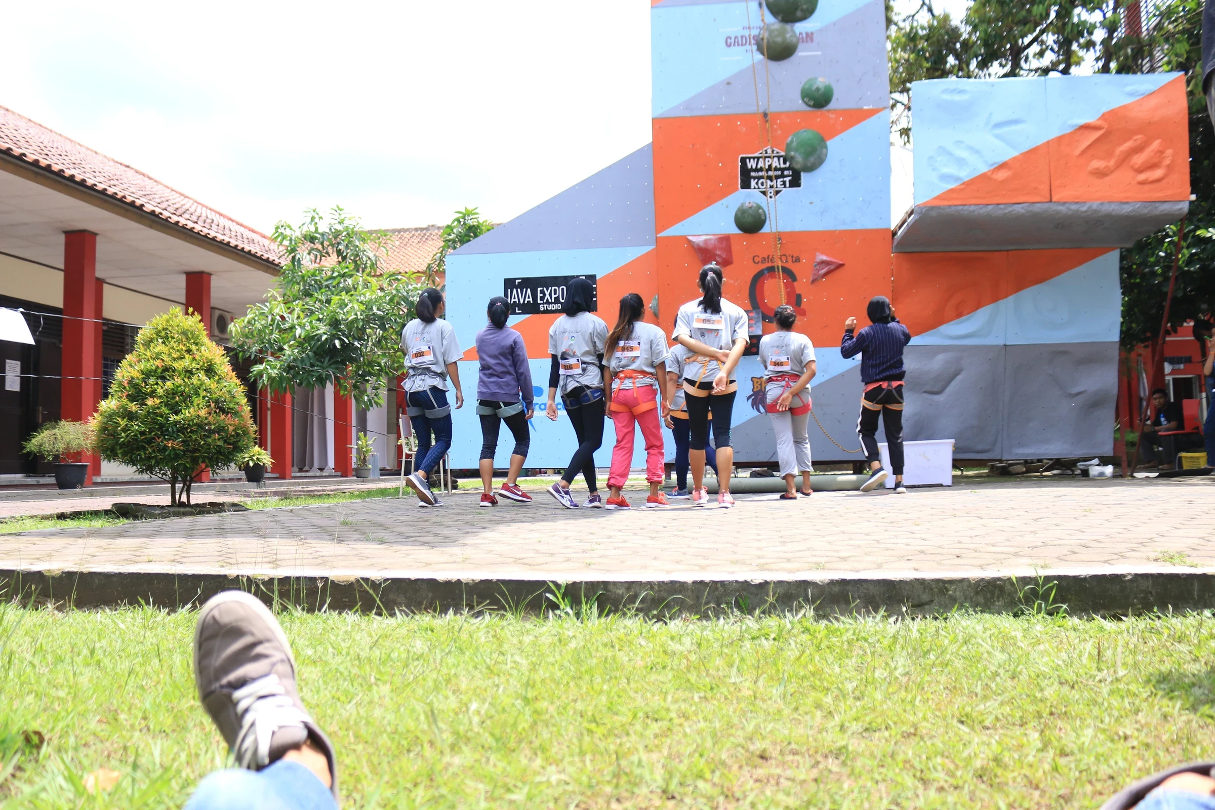 Wapala Climbing Competition (WCC) 2017 yang diselenggarakan oleh WAPALA Telkom University Purwokerto sebagai ajang kompetisi panjat tebing untuk mengembangkan kemampuan teknis, menjunjung tinggi sportivitas, dan mempererat tali persaudaraan antar peserta.