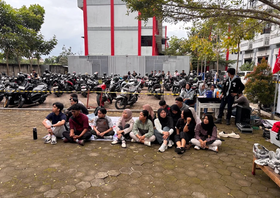 Kegiatan Fun Climbing Berhadiah dalam rangka HUT WAPALA XXI. Melalui kegiatan ini, peserta diajak merasakan pengalaman panjat tebing sekaligus menikmati berbagai hadiah menarik.