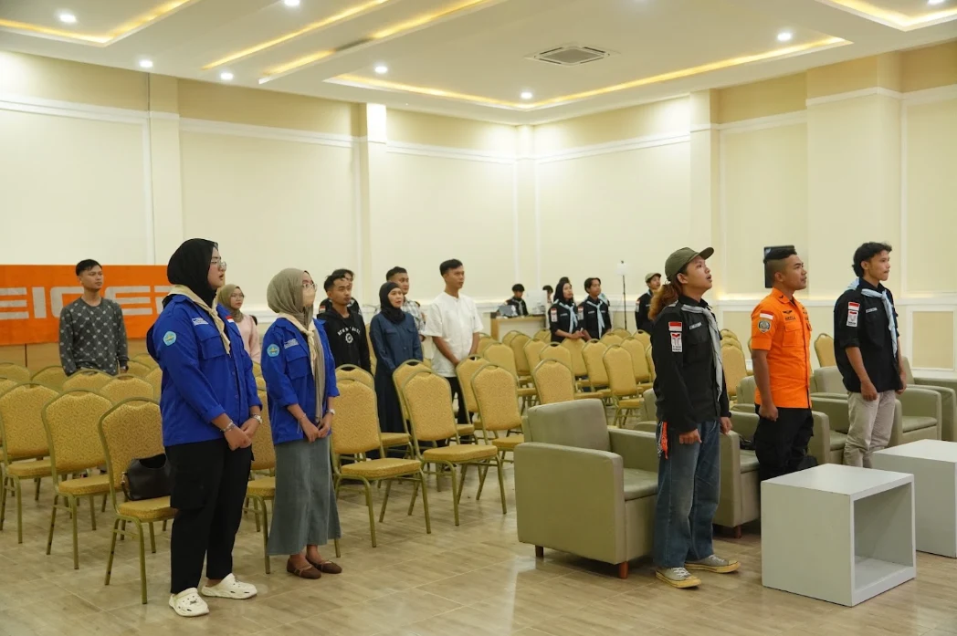 Dokumentasi kegiatan SINAR (Sinau Bareng Relawan) yang mengabadikan momen belajar bersama, berdiskusi, dan mempererat kebersamaan dalam semangat kolaborasi dan kepedulian.