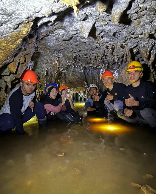 WAPALA Mlebu Gua merupakan kegiatan pengenalan penelusuran gua yang menjadi kesempatan bagi mahasiswa baru untuk mengenal lebih dekat salah satu bidang kegiatan di WAPALA